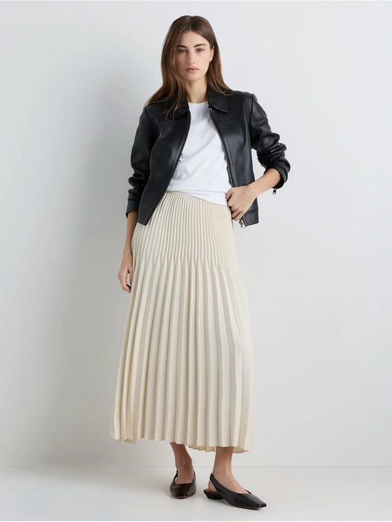 Quince Dresses & Skirts - NWT Quince Pleated Matte Pleated Midi Skirt